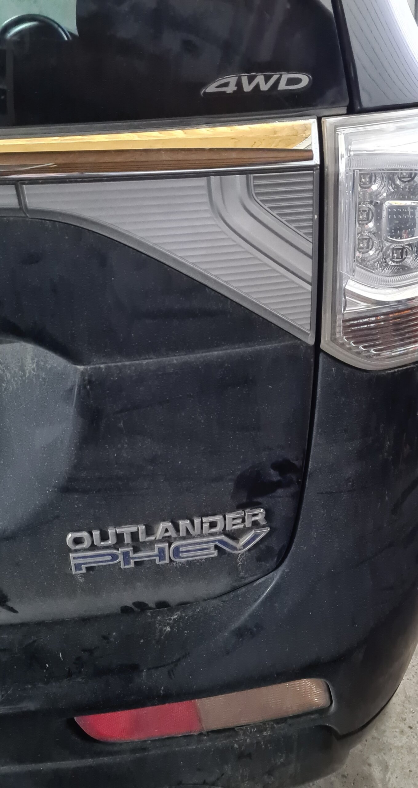 You are currently viewing Outlander PHEV Plug-in hybrid